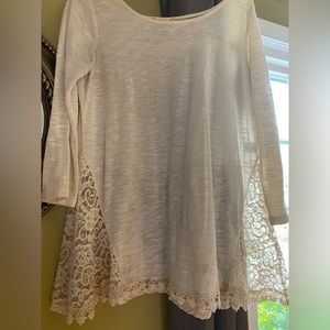 Altar’d State size M lace blouse